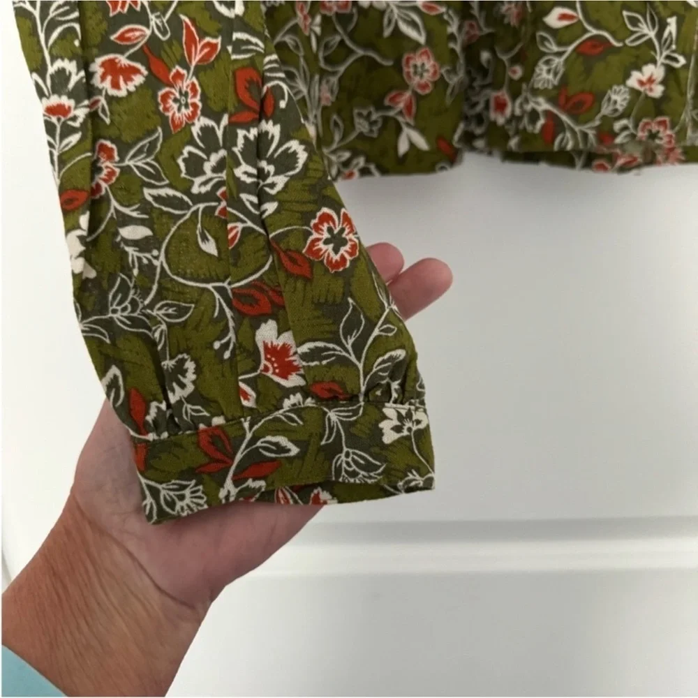 a.n.a Green Floral Blouse Floral Green Women's Top